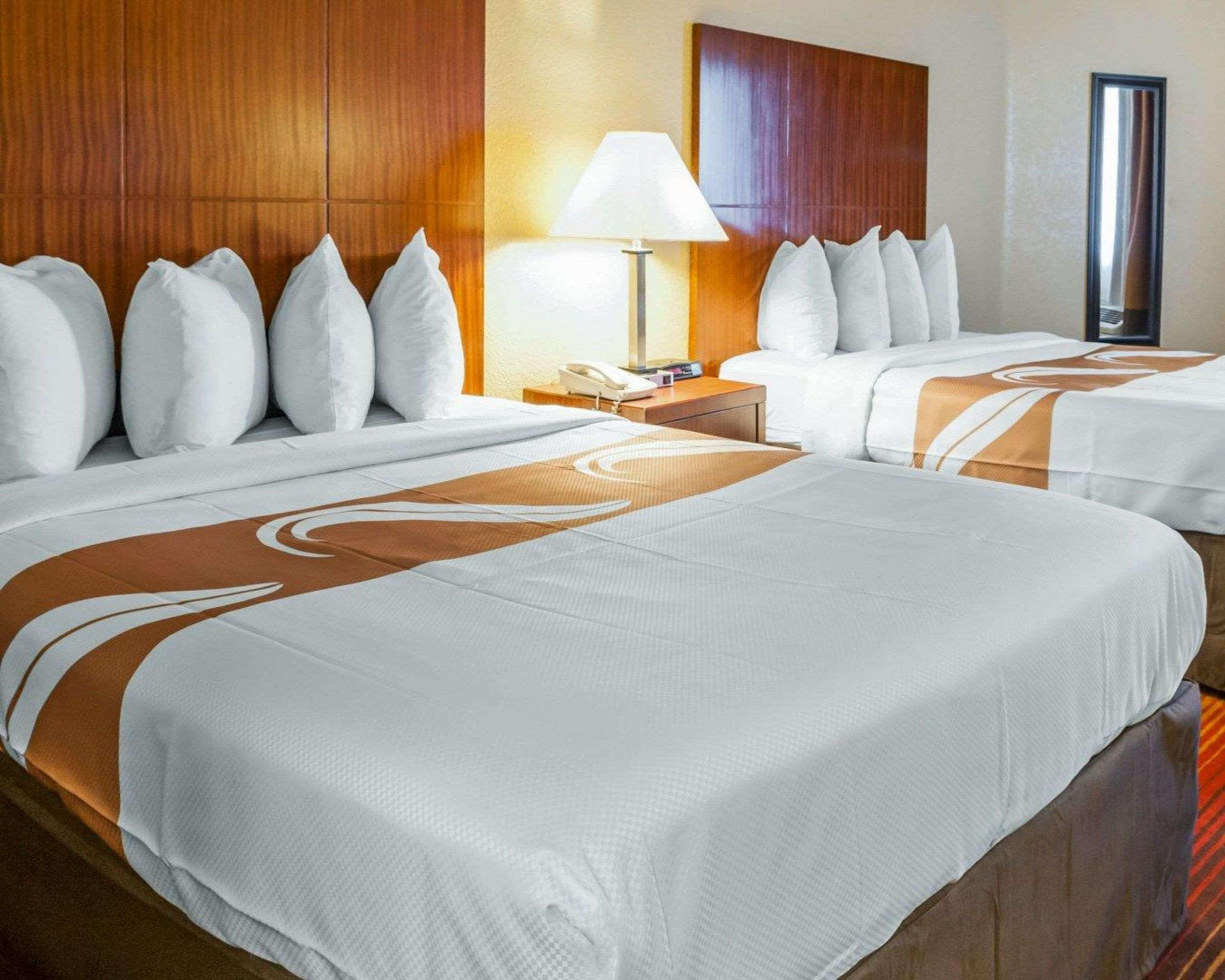 Quality Inn & Suites Albuquerque West Экстерьер фото