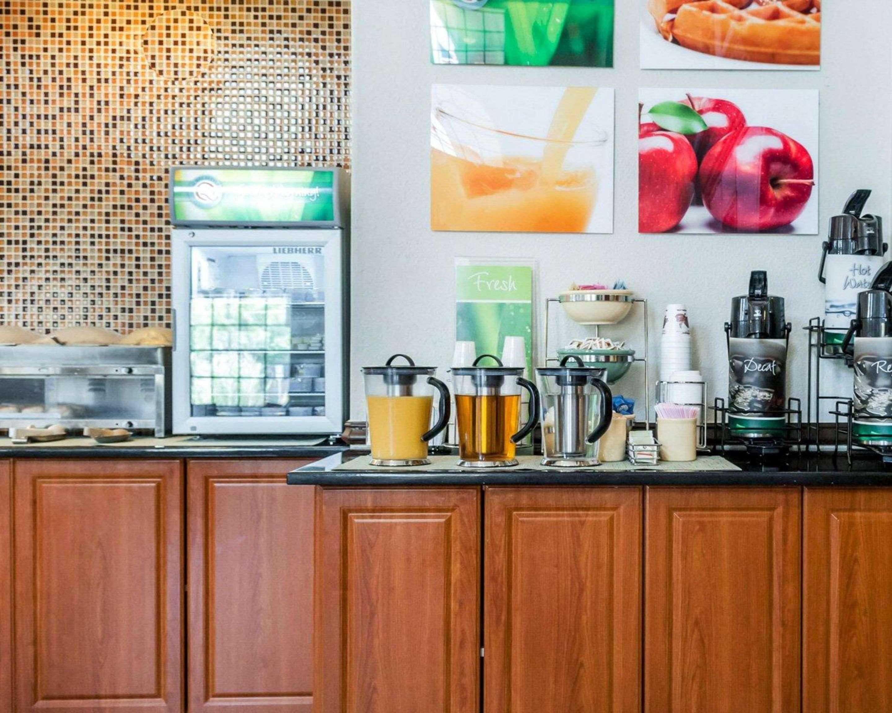 Quality Inn & Suites Albuquerque West Экстерьер фото