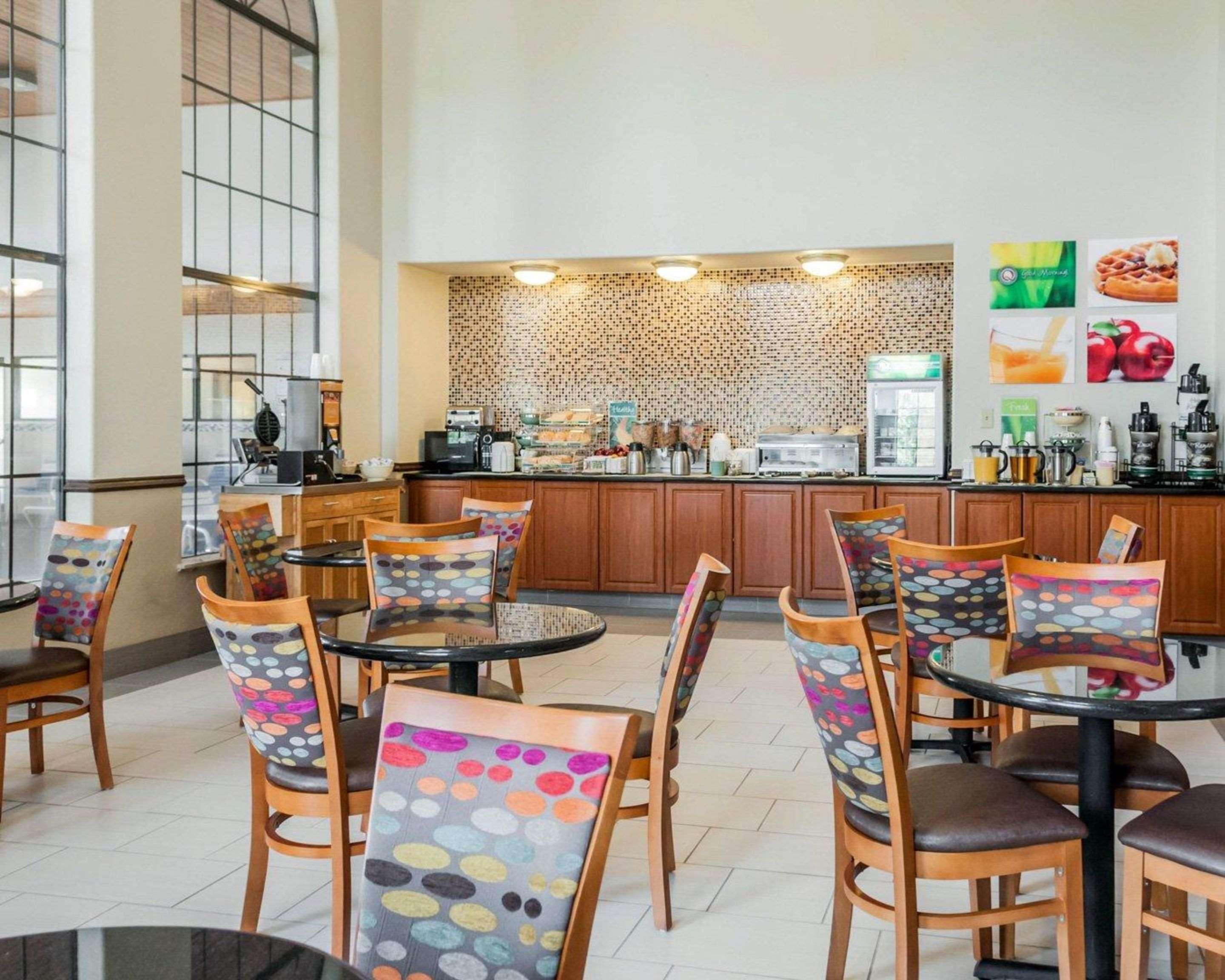 Quality Inn & Suites Albuquerque West Экстерьер фото