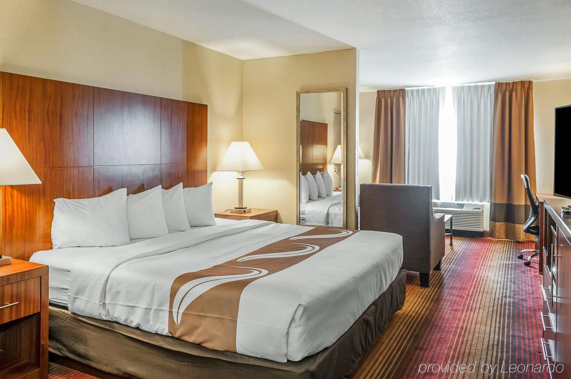 Quality Inn & Suites Albuquerque West Экстерьер фото