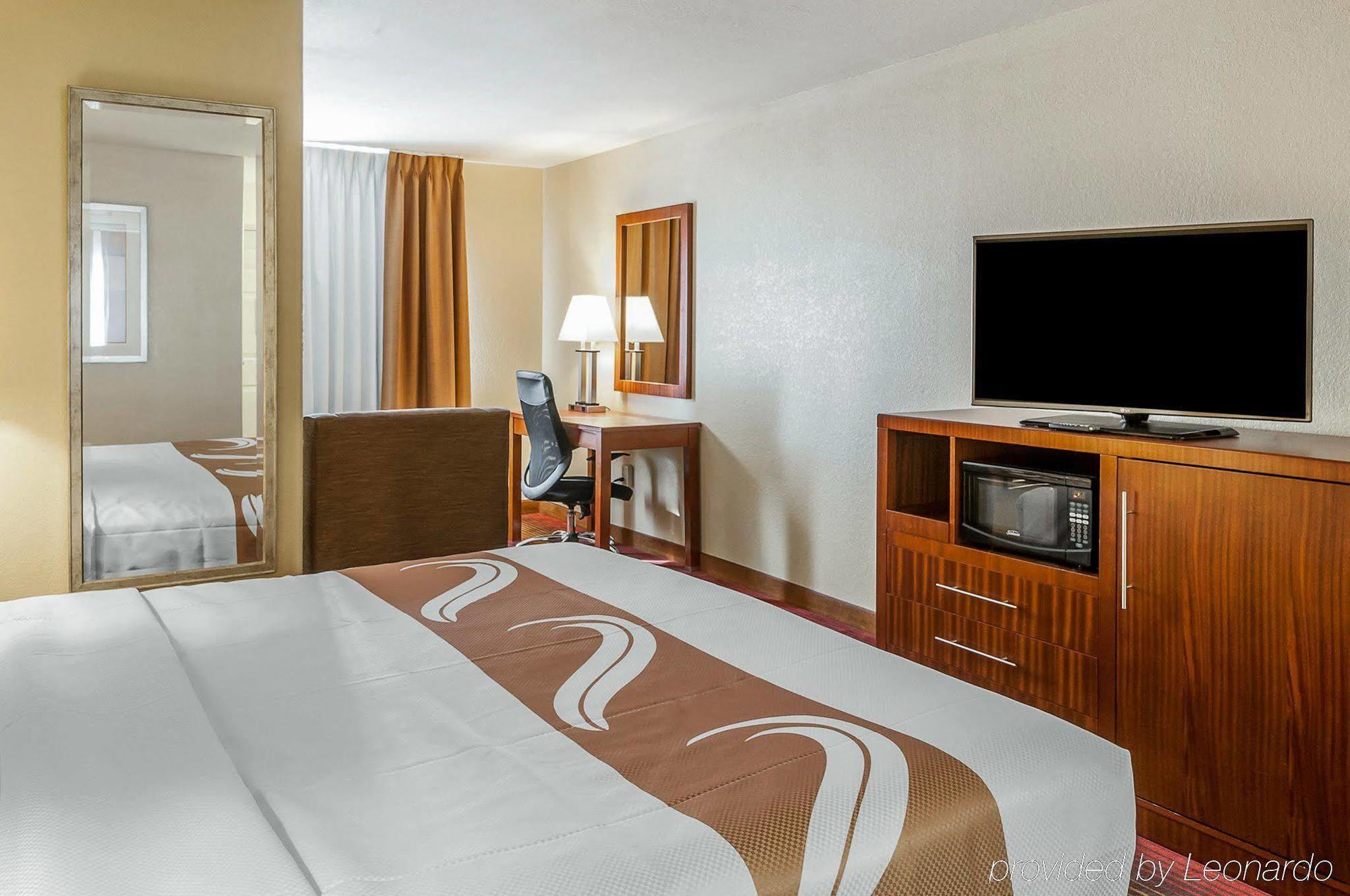 Quality Inn & Suites Albuquerque West Экстерьер фото