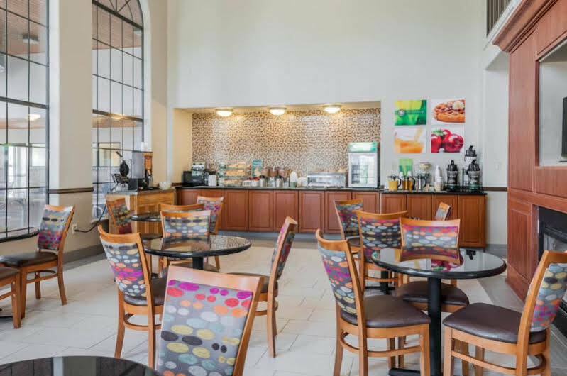 Quality Inn & Suites Albuquerque West Экстерьер фото